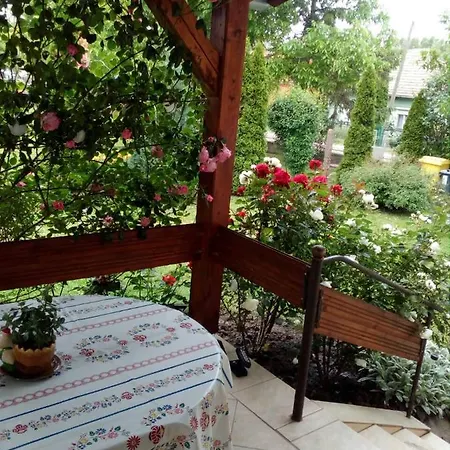 Uj Elet Weekend House Balatonkeresztúr