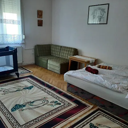 Nyaraló Uj Elet Weekend House *