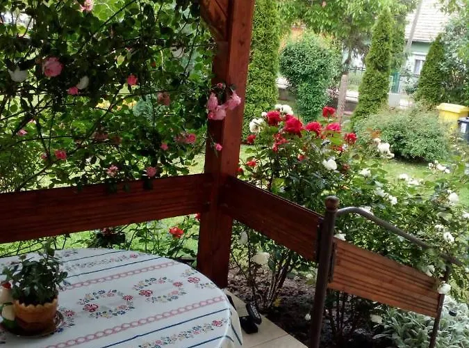 Uj Elet Weekend House Balatonkeresztúr